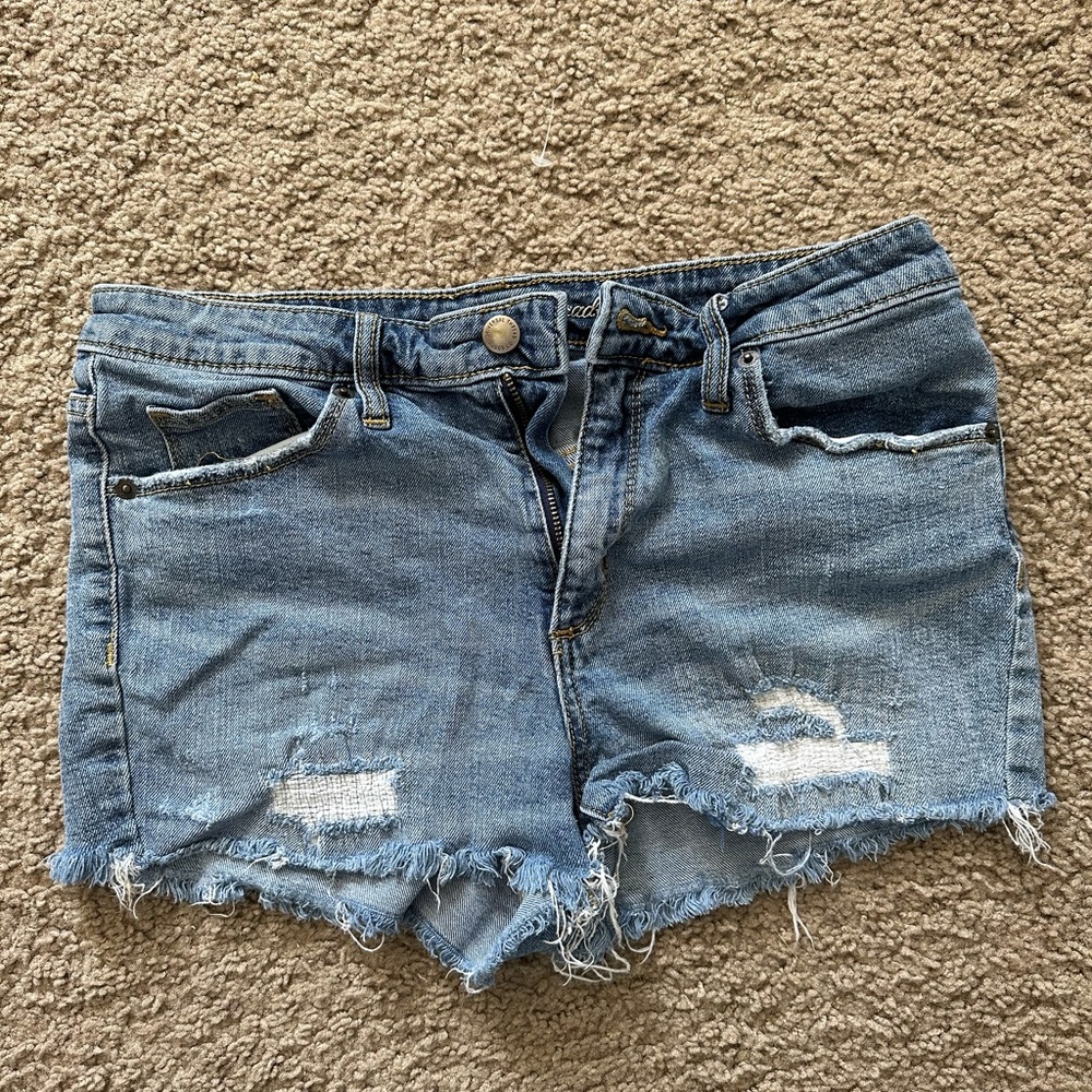 Universal Threads Light Wash Denim Shorts